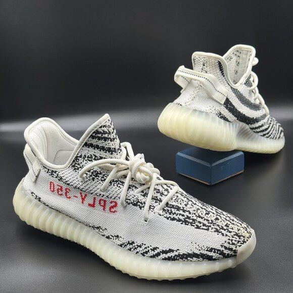 Authentic Yeezy Boost 350 V2 'Zebra' 2022/2023 - Picture 5 of 10